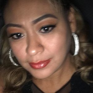 Meet your Posher, Simona